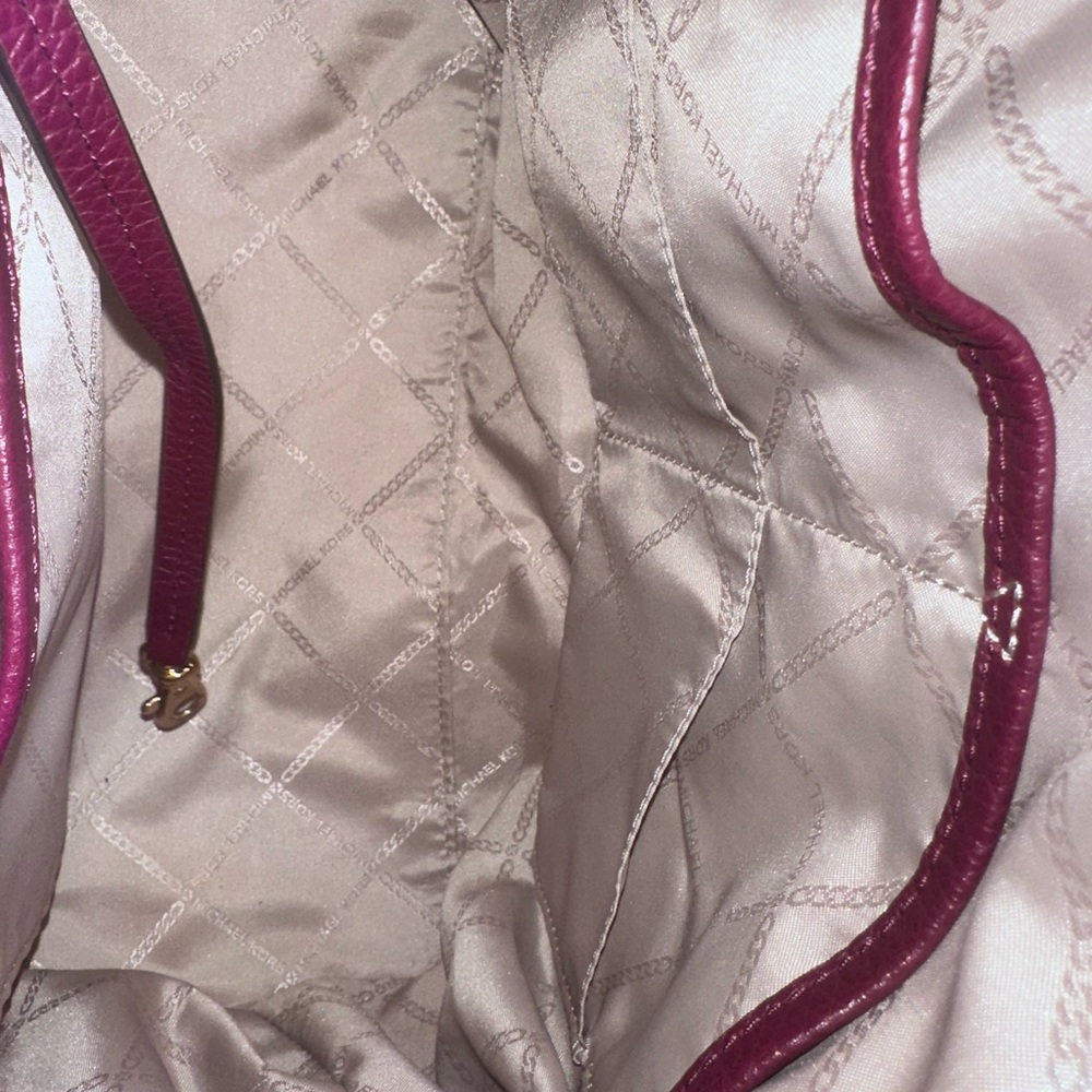 Michael Kors Burgundy Downtown Astor Pebbled Leather Shoulder/Crossbody Bag NWOT - Picture 9 of 13